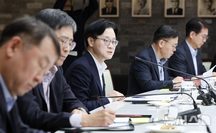 산업硏 "주력산업 공급과잉, 정부 주도성 강화로 해결해야"