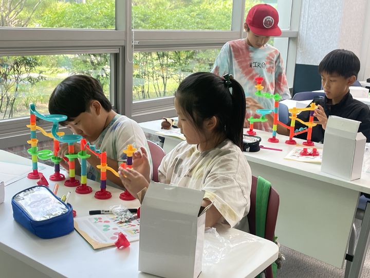 [대구=뉴시스] 올해 여름 대구 구수산도서관 도서관학교 운영 모습. (사진=행복북구문화재단 제공) 2025.12.23. photo@newsis.com *재판매 및 DB 금지