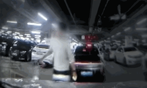 [뉴시스] 지난 22일 방영된 JTBC '사건반장'에는 21일 오후 7시께 대전의 한 대형마트에서 당황스러운 일을 겪었다는 사연이 전해졌다. (사진=JTBC 사건반장 갈무리) *재판매 및 DB 금지