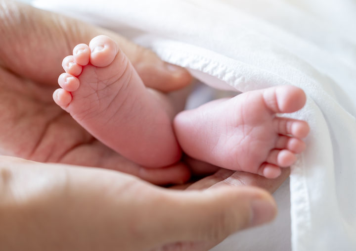 "버릇없이 굴지마" 中 생후 10개월 아기 바늘로 수백 번 찔러…민간요법 주장