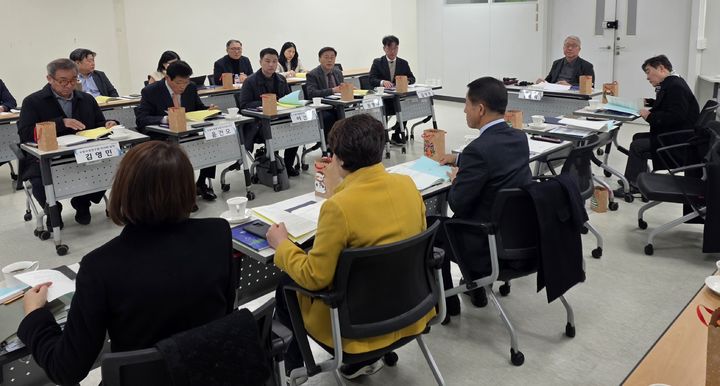 [수원=뉴시스] 23일 열린 수원시정연구원 제58회 이사회. (사진=수원시정연구원 제공) 2025.12.23. photo@newsis.com&nbsp; *재판매 및 DB 금지