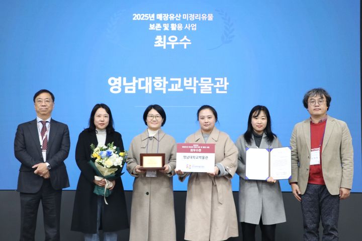  *재판매 및 DB 금지