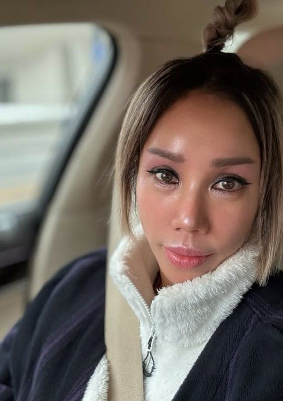 [서울=뉴시스] 김송. (사진=김송 인스타그램 캡처) 2025.12.23. photo@newsis.com *재판매 및 DB 금지