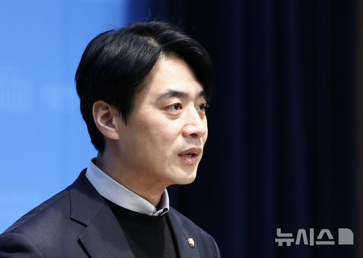 與 한준호 "지선 앞둔 합당, 적절치 않아…鄭 행위 자체가 의심 불러와"