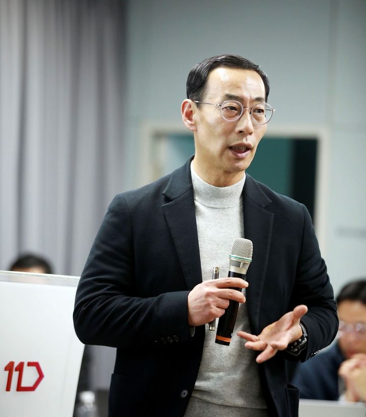 [서울=뉴시스] 박현수 11번가 사장이 타운홀 미팅에서 CEO 스피치를 진행하고 있다. (사진=11번가 제공) *재판매 및 DB 금지