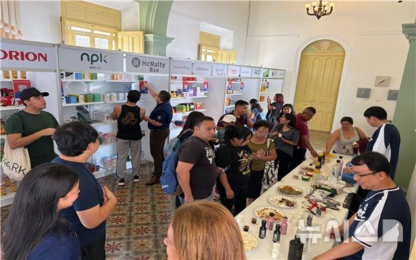 [서울=뉴시스] K푸드 전시회 모습. (사진= 식품의약품안전처 제공)