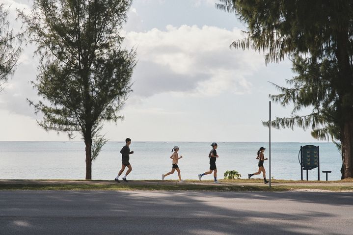 마이크로 비치 구간을 달리는 러너들. (사진=마리아나관광청) *재판매 및 DB 금지