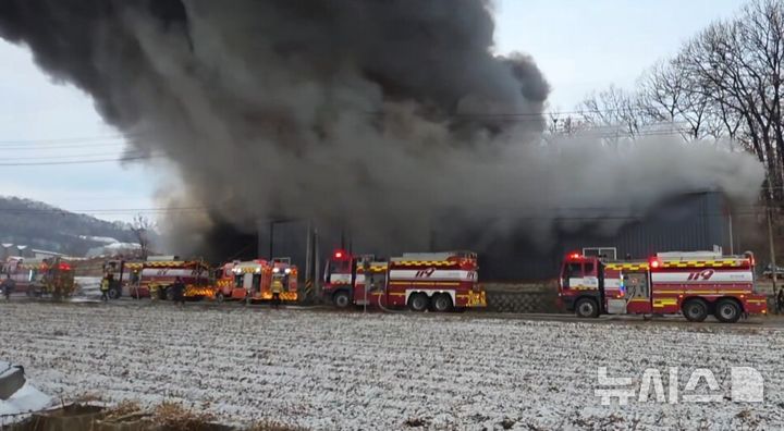 [양주=뉴시스] 화재 현장. (사진=경기북부소방재난본부 제공) 2025.12.24 photo@newsis.com 