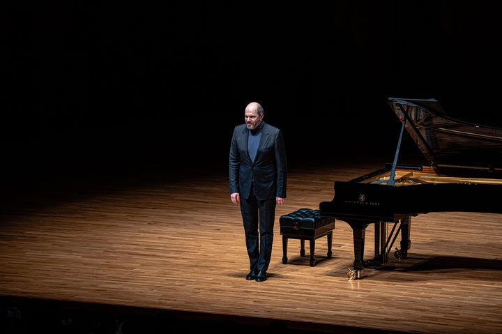 [서울=뉴시스] 지난 23일 서울 서초구 예술의전당 콘서트홀에서 '키릴 게르스타인 피아노 리사이틀'이 열렸다. (사진=마스트미디어 제공 ⓒRowan Lee) 2025.12.24. photo@newsis.com *재판매 및 DB 금지