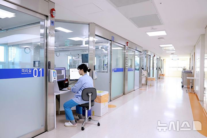 [부천=뉴시스] 순천향대학교 부천병원이 본관 내과계 중환자실을 신설. (사진=순천향대 부천병원 제공) 2025.12.24. photo@newsis.com