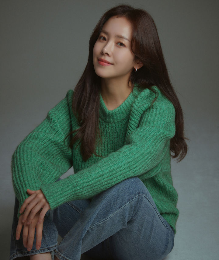 [서울=뉴시스]한지민(사진=BH엔터테인먼트 제공)2025.12.24. photo@newsis.com *재판매 및 DB 금지