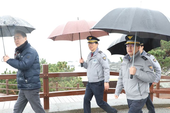  *재판매 및 DB 금지