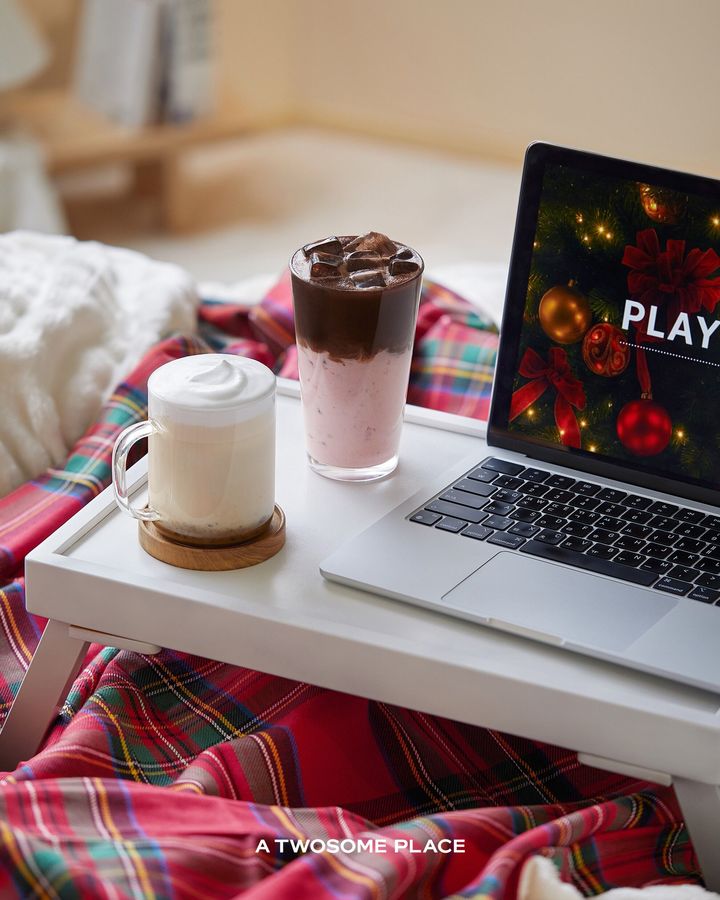 [서울=뉴시스] 투썸플레이스, 홀리데이 시즌 음료 판매량 110만잔 돌파.(사진=투썸플레이스 제공) *재판매 및 DB 금지