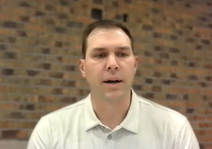 [서울=뉴시스] 샌디에이고 파드리스의 크레이그 스태먼 감독이 24일(한국 시간) 화상으로 진행된 송성문 입단 기자회견에서 답변을 하고 있다. (사진 = 송성문 화상 기자회견 영상 캡처) *재판매 및 DB 금지