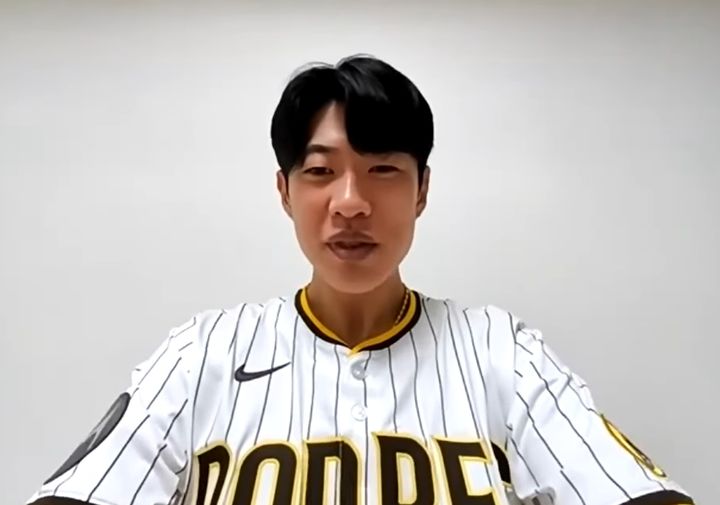 [서울=뉴시스] 샌디에이고 파드리스와 계약한 송성문이 24일(한국 시간) 화상으로 진행된 입단 기자회견에서 답변을 하고 있다. (사진 = 송성문 화상 기자회견 영상 캡처) *재판매 및 DB 금지