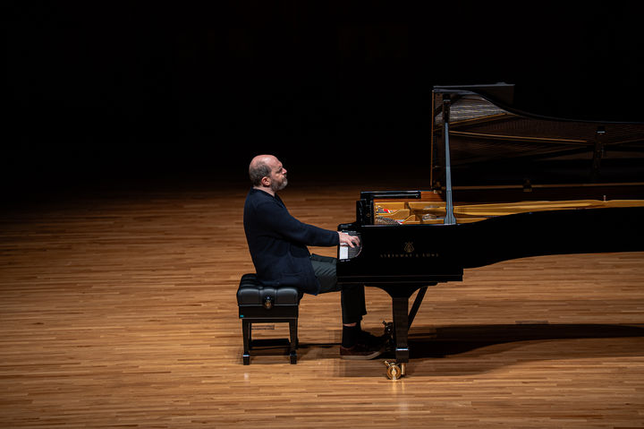 [서울=뉴시스] 지난 23일 서울 서초구 예술의전당 콘서트홀에서 '키릴 게르스타인 피아노 리사이틀'이 열렸다. (사진=마스트미디어 제공 ⓒRowan Lee) 2025.12.24. photo@newsis.com *재판매 및 DB 금지