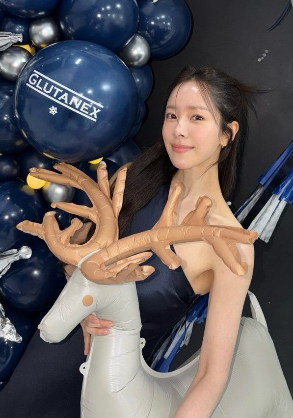 [서울=뉴시스] 한지민. (사진=한지민 인스타그램) 2025.12.24. photo@newsis.com *재판매 및 DB 금지