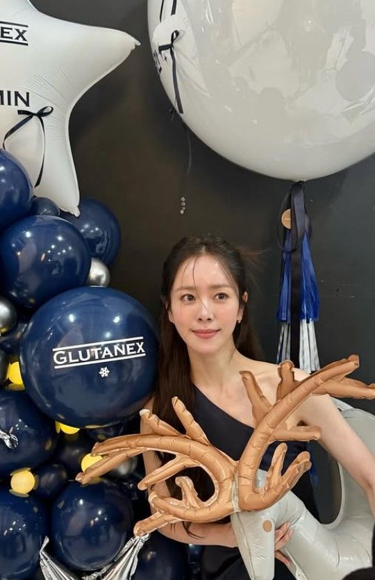 [서울=뉴시스] 한지민. (사진=한지민 인스타그램) 2025.12.24. photo@newsis.com *재판매 및 DB 금지