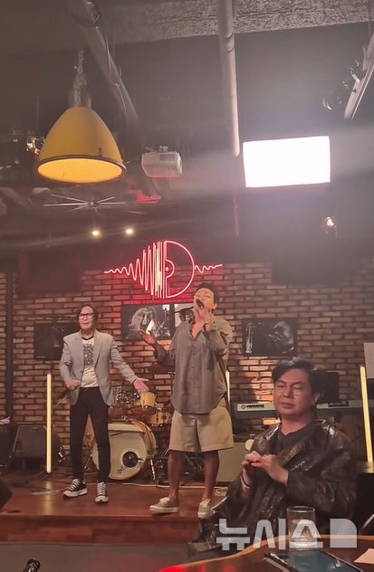 [서울=뉴시스] 코미디언 김준호가 SBS 예능 프로그램 '신발 벗고 돌싱포맨' 종영 소감을 전했다. 2025.12.24. (사진 = 김준호 인스타그램 캡처) photo@newsis.com