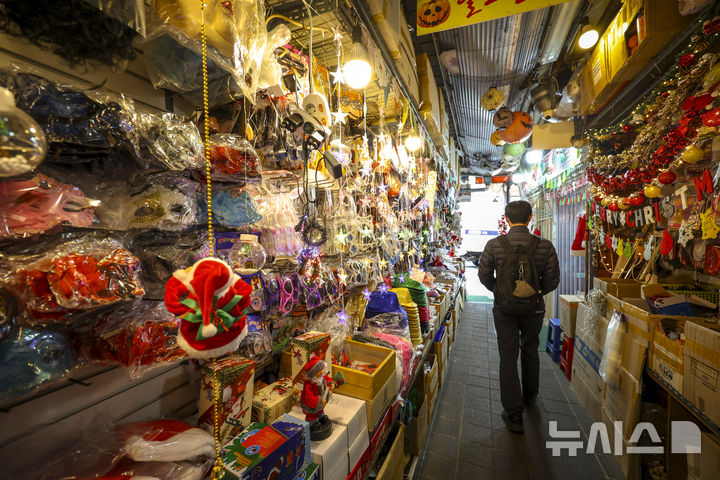 상가 1300여개 몰려있는 남대문 E월드…행안부, 화재관리 점검