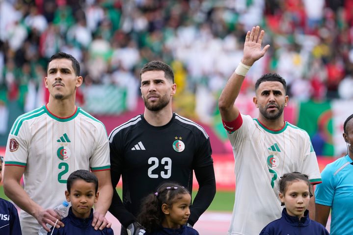 [라바트=AP/뉴시스] 알제리 축구 국가대표 골키퍼 루카 지단(가운데). 2025.12.24.