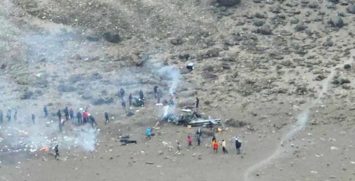 [서울=뉴시스]아프리카에서 가장 높은 산인 탄자니아의 킬리만자로산에서 헬리콥터가 추락, 탑승했던 5명이 모두 사망했다. 사고는 크리스마스 이브인 24일 저녁 가장 인기 있는 관광 등반로 중 하나에서 발생했으며, 경찰은 사고 헬기가 산에서 발생한 환자를 구조하기 위해 출동했었다고 밝혔다. <사진 출처 : 탄자니아 타임스> 2025.12.25.