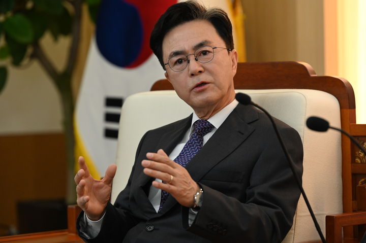 [홍성=뉴시스] 김태흠 충남지사가 뉴시스와 신년인터뷰를 하고 있다. *재판매 및 DB 금지