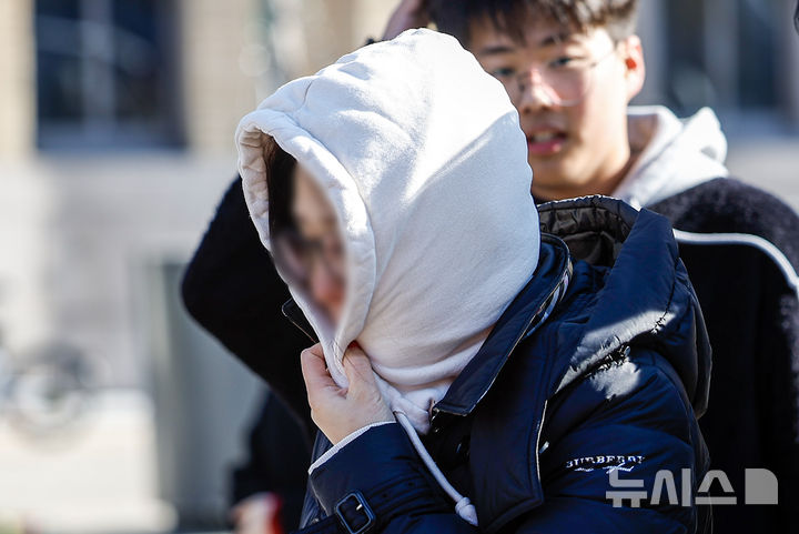 인천, 영하권 추위에 바람도 '쌩쌩'…대조기 침수 유의