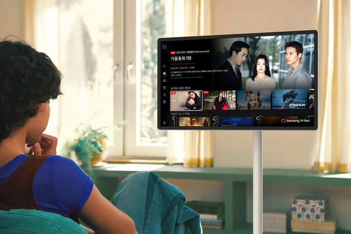 [서울=뉴시스]삼성전자가 삼성TV 플러스에 인공지능(AI)으로 2000년대 과거 인기 드라마를 볼 수 있는 '올인원 AI 통합 채널'을 운영한다. (사진 = 업체 제공) 2025.12.26. photo@newsis.com *재판매 및 DB 금지