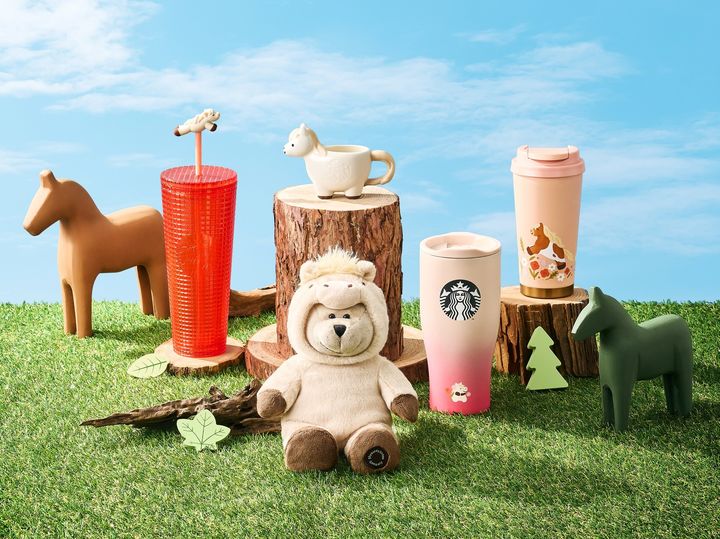 [서울=뉴시스] 스타벅스는 이달 29일 온라인 편집숍인 29㎝(이십구센티미터)에 스타벅스 브랜드관을 열고 신년 기획 굿즈를 단독으로 출시한다고 26일 밝혔다. (사진=스타벅스 제공) 2025.12.26. photo@newsis.com *재판매 및 DB 금지