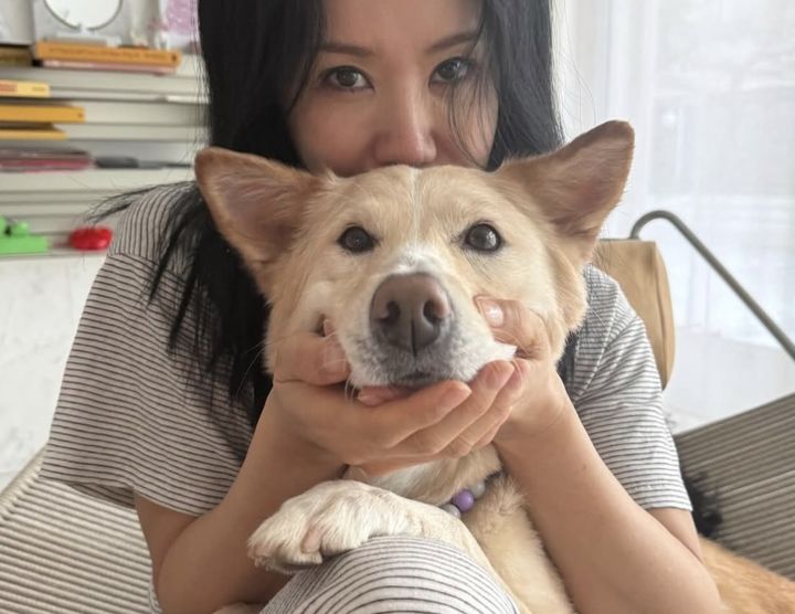 [서울=뉴시스] 가수 겸 배우 엄정화. (사진=엄정화 인스타그램 캡처) 2025.12.26. photo@newsis.com *재판매 및 DB 금지