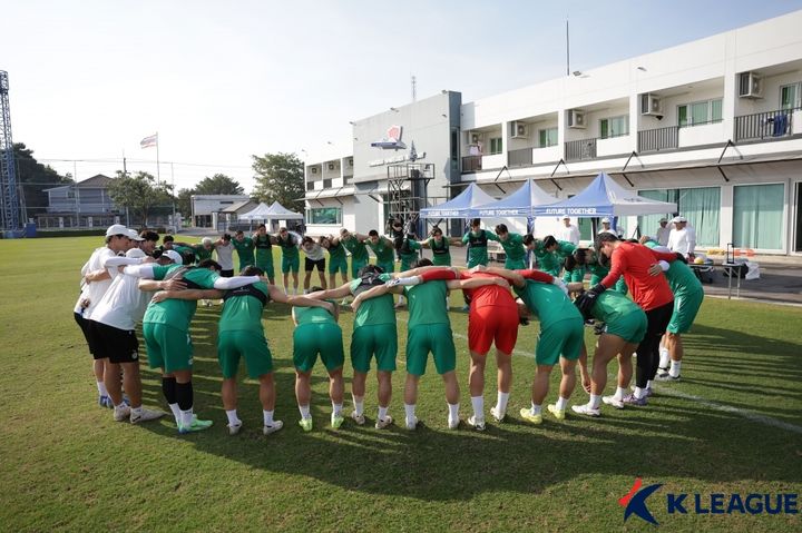 [서울=뉴시스] 프로축구 K리그1 대전하나시티즌의 2025년 동계 전지훈련 장면. (사진=한국프로축구연맹 제공) *재판매 및 DB 금지