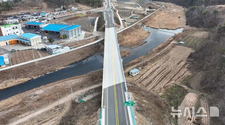 [영덕=뉴시스] 안병철 기자 = 경북 안동과 영덕을 잇는 국도 34호선 도로 21.9㎞ 구간이 오는 31일 오전 11시에 개통된다.(사진=영덕군 제공) 2025.12.26. photo@newsis.com