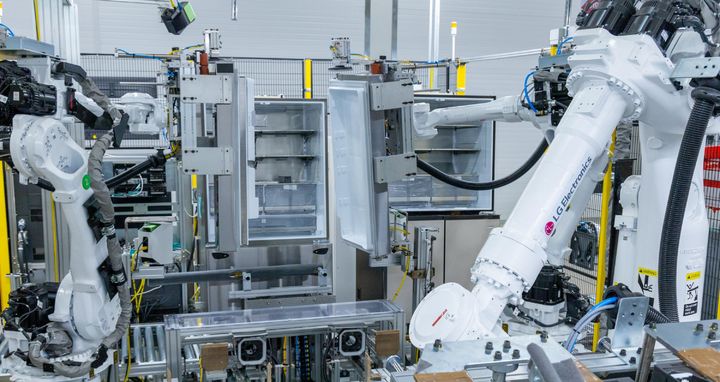 [창원=뉴시스]LG전자 창원 스마트파크 냉장고 생산라인. (사진=LG전자 제공) 2025.12.26. photo@newsis.com *재판매 및 DB 금지