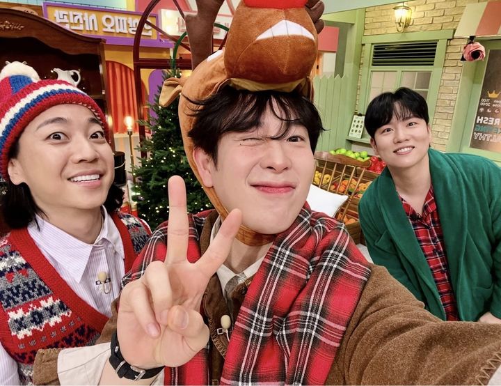 [서울=뉴시스] (왼쪽부터) 가수 넉살·피오·한해. (사진=피오 인스타그램 캡처) 2025.12.26. photo@newsis.com *재판매 및 DB 금지