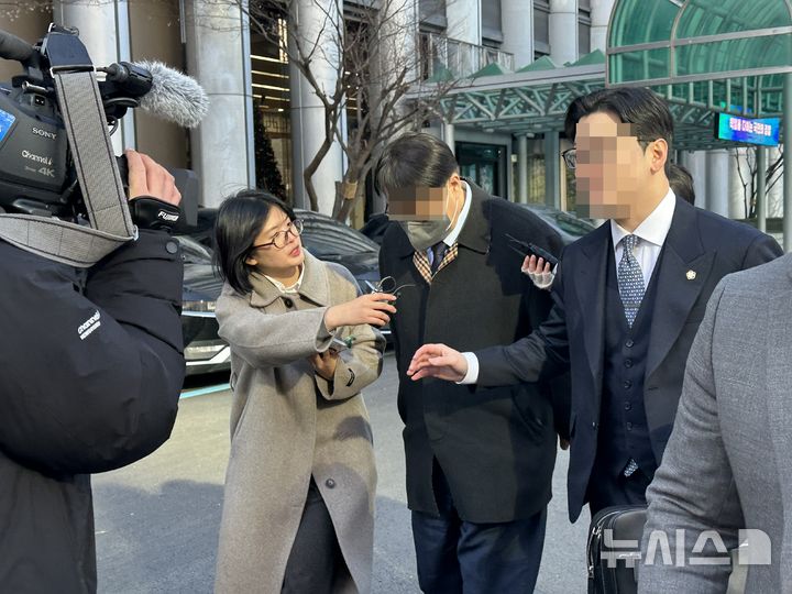 경찰, '통일교 로비' 키맨 송광석 자택 압수수색