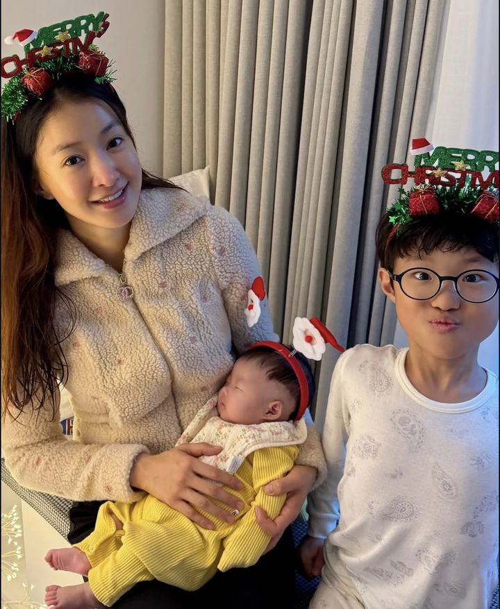 [서울=뉴시스] 배우 이시영. (사진=이시영 인스타그램 캡처) 2025.12.26. photo@newsis.com *재판매 및 DB 금지