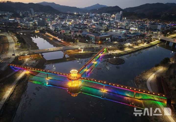 [괴산=뉴시스] 충북 괴산군 동진천·성황천의 에코브릿지 (사진= 괴산군 제공) photo@newsis.com *재판매 및 DB 금지