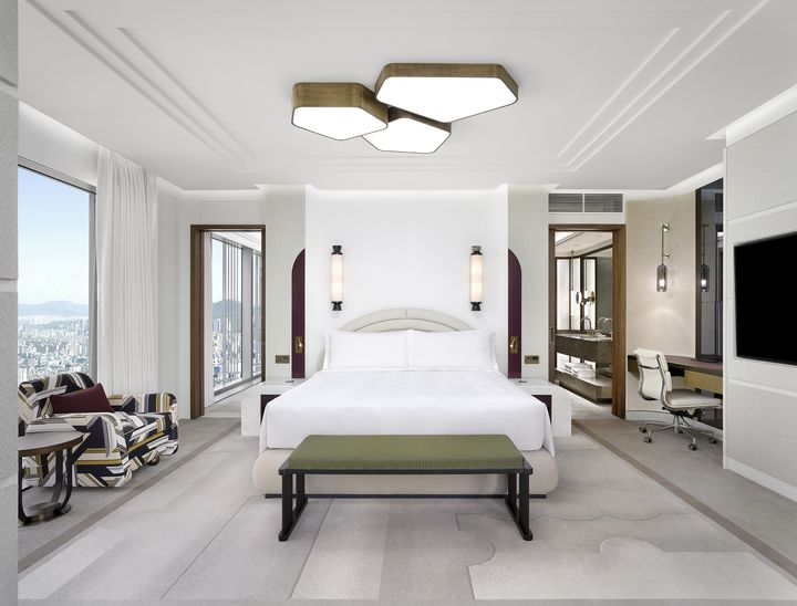 [서울=뉴시스] 조선호텔앤리조트의 최상급 호텔 브랜드 조선 팰리스 서울 강남, 럭셔리 컬렉션 호텔이 '뉴이어 보야지' 패키지를 내년 1월 1일부터 2월 28일까지 선보인다. (사진=조선호텔앤리조트 제공) 2025.12.26. photo@newsis.com *재판매 및 DB 금지