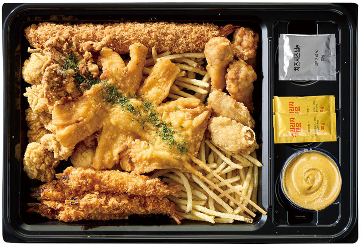 [서울=뉴시스] 이마트 키친델리 시그니처튀김 플레터 이미지. (사진=이마트 제공) 2025.12.26. photo@newsis.com *재판매 및 DB 금지
