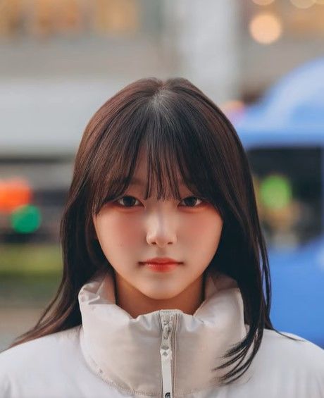 [서울=뉴시스] 배우 정웅인의 둘째 딸 정소윤이 유튜브 영상에 등장해 근황을 전했다. (사진=유튜브 채널 '자까다' 캡처) 2025.12.27. photo@newsis.com *재판매 및 DB 금지