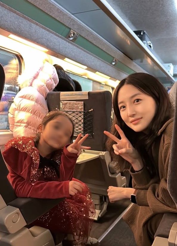 [서울=뉴시스] 아나운서 출신 방송인 김소영이 가족과 여행에 나선 근황을 전했다. (사진=김소영 인스타그램 캡처) 2025.12.27. photo@newsis.com *재판매 및 DB 금지