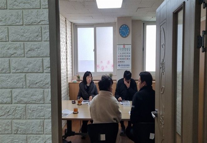 [부산=뉴시스] 부산시는 최근 노숙인종합지원센터에서 한파 대응실태 점검을 펼쳤다. (사진=부산시 제공) 2025.12.28. photo@newsis.com *재판매 및 DB 금지