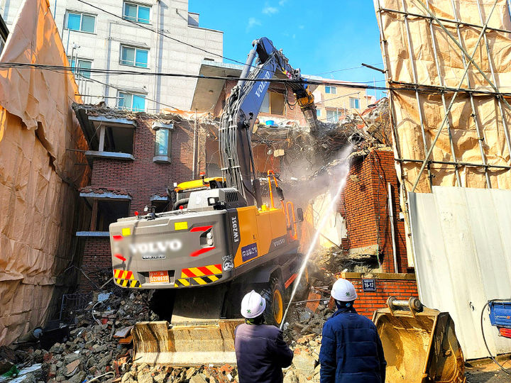 [서울=뉴시스] 양천구 비산먼지 발생사업장 점검 현장. 2025.12.28. (사진=양천구 제공) *재판매 및 DB 금지