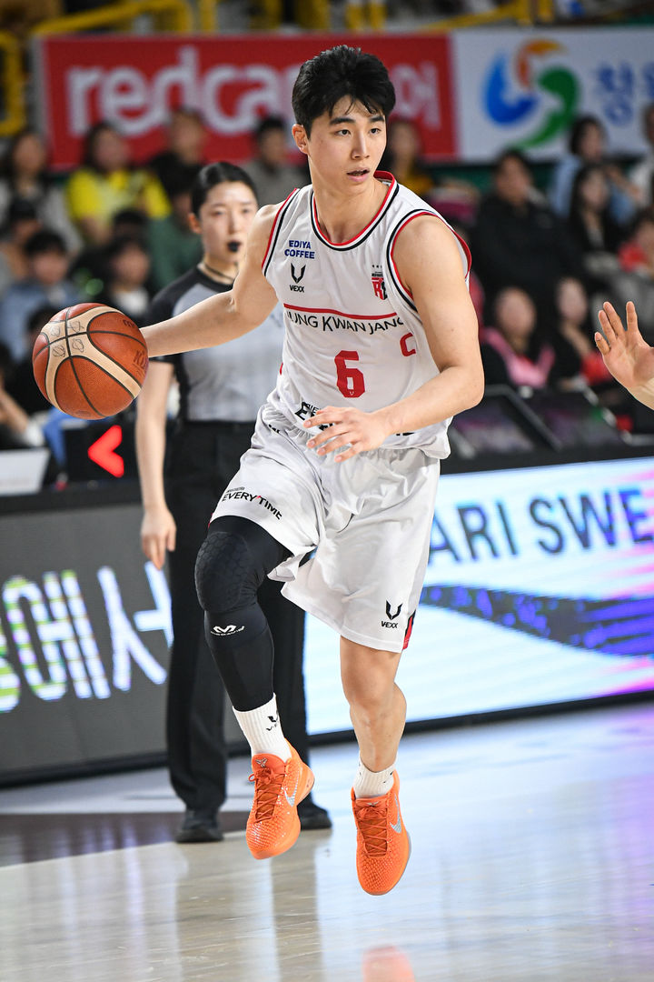 [서울=뉴시스] 프로농구 안양 정관장의 박지훈. (사진=KBL 제공)