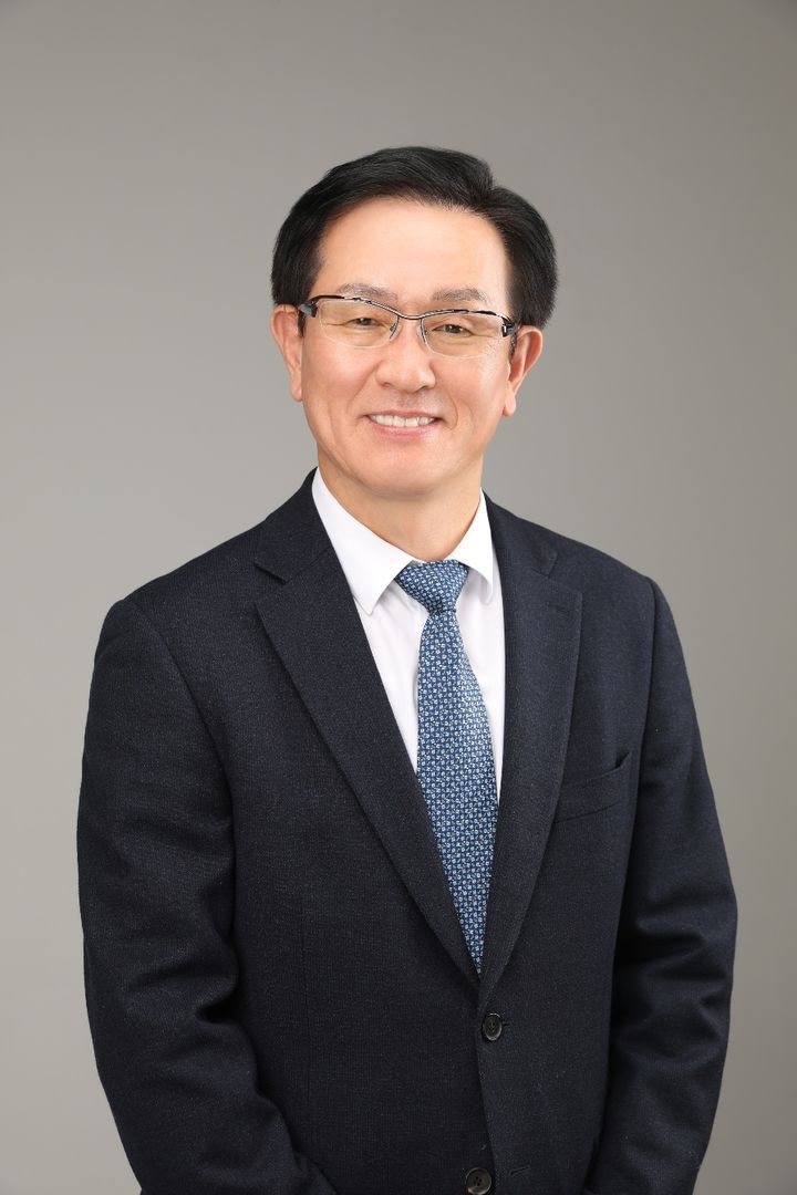 [부산=뉴시스] 구교성 부산신용보증재단 신임 이사장. (사진=부산시 제공) 2025.12.29. photo@newsis.com *재판매 및 DB 금지