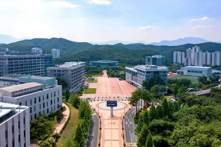 UNIST, 'AI융합대학' 설립…지역 전략산업 AX 인재 키운다
