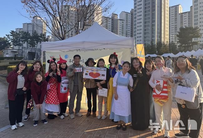 [김해=뉴시스]김해시 탄소중립 나눔장터. (사진=김해시 제공). 2025.12.29. photo@newsis.com