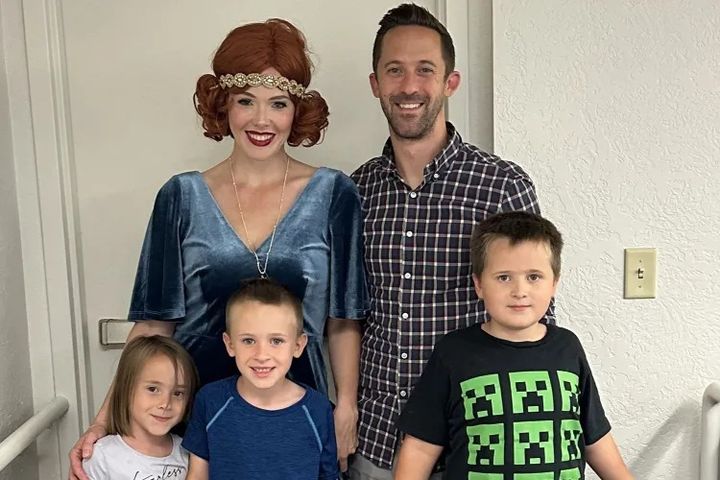 [뉴시스] 엘레시아 앤 세이무어와 그 자녀들, 그리고 아이들의 아버지 중 한 명인 켄달 시모어의 모습. (사진=고펀드미) 2025.12.29 *재판매 및 DB 금지