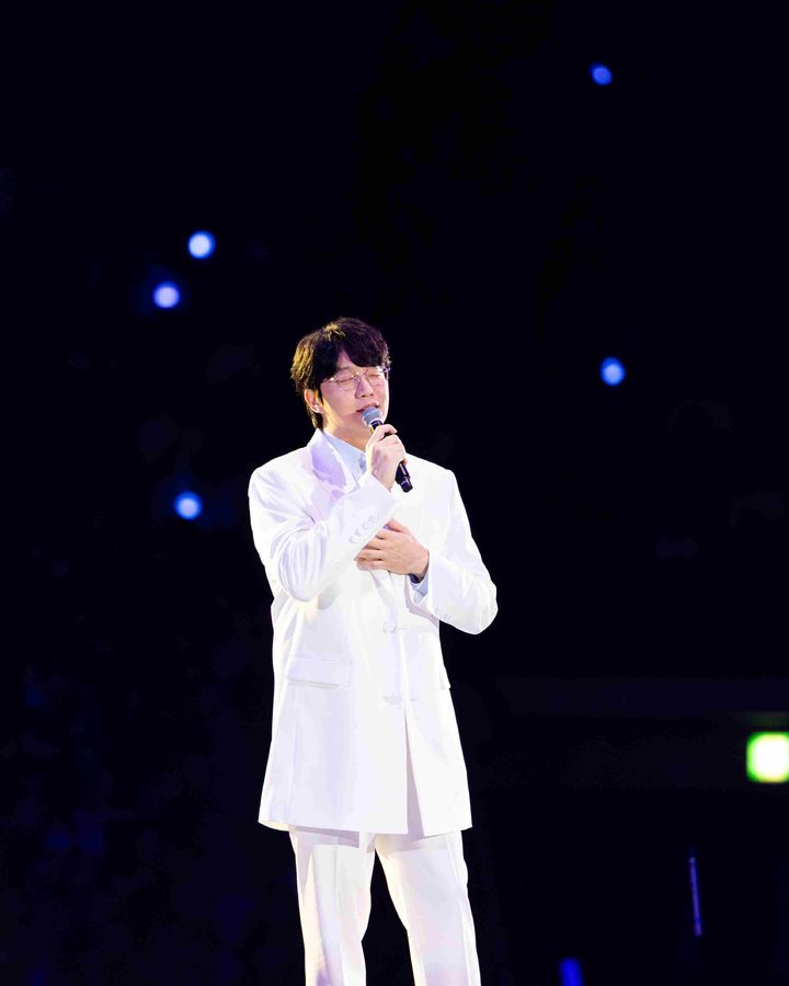 [서울=뉴시스] 성시경 콘서트. (사진 = 에스케이재원 제공) 2025.12.30. photo@newsis.com *재판매 및 DB 금지